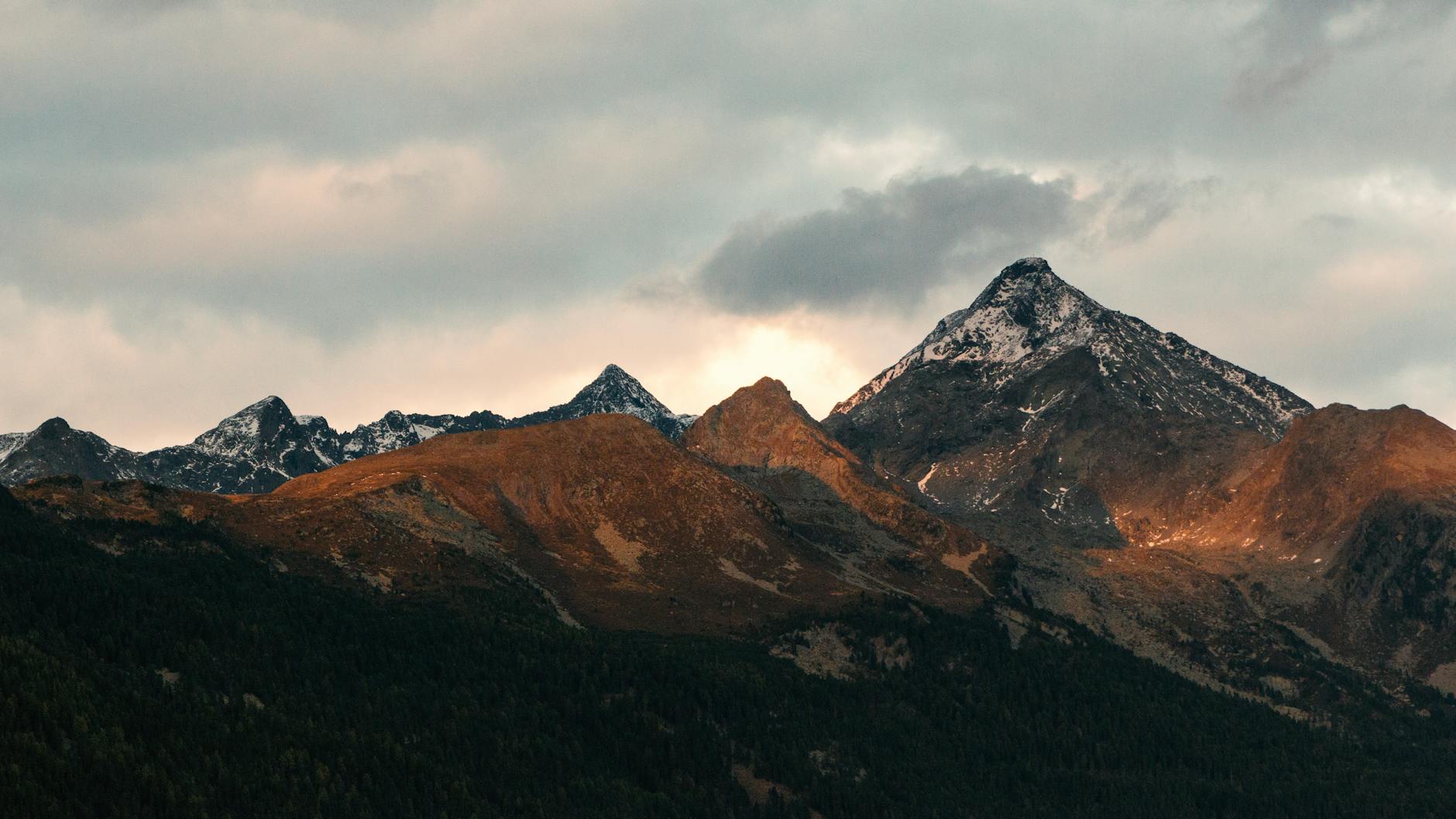 white and black mountain